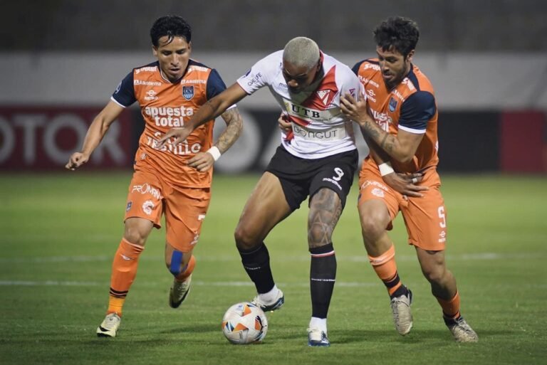 *TNF 66 de 90´: El CAR pasó a octavos en Sudamericana 2-2 en Perú