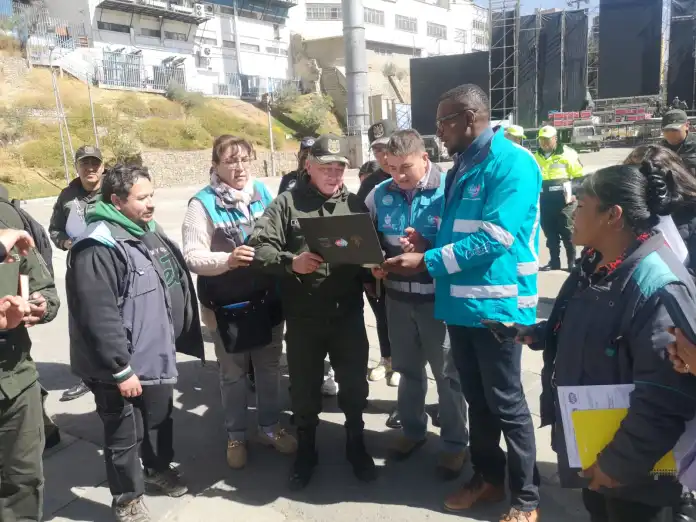 Alcaldía y Policía seguridad en verbena paceña