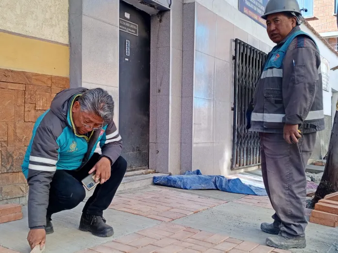 Aceras con nuevo materia de construcción