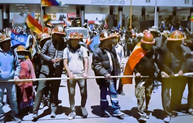 Amenazan a militares por posible detención de Evo, acusado de pedofilia