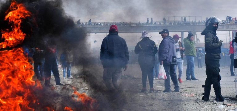 Marcha evista encubre delitos de Morales