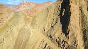 GOBIERNO Y GOBERNACIÓN: Perjudican construcción de Carretera a Cochabamba, Terminal, Teatro en San Pedro