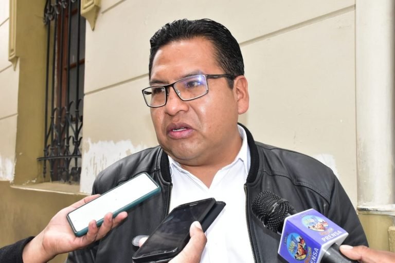 IGUAL QUE MORALES: Senador Juan Jauregui reincidente de violación de menores