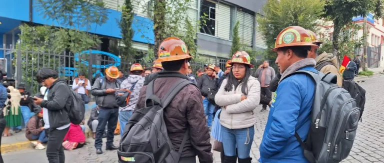 Repartían dinero a movilizados en La Paz