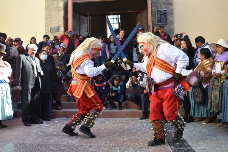 CAMINANTE: Expresiones Culturales Antiguas: Bailes Minimistas