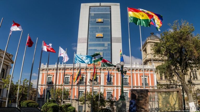 Arce convirtió en motel “Casa del Pueblo” y Evo en prostitución de niñas menores