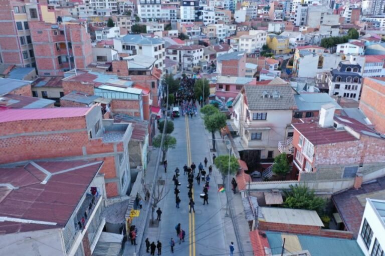 Estrenan pavimento rígido en la Abdón Saavedra