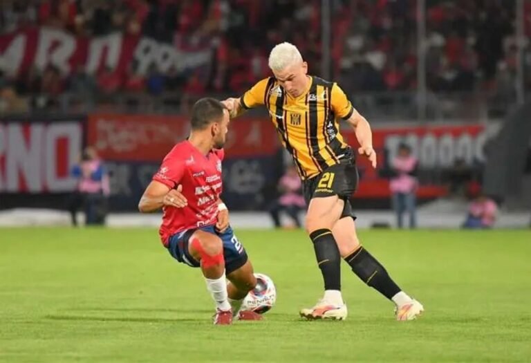 TNF 72 DE 90 MINUTOS: The Strongest arremetió con bronca a Wilstermann