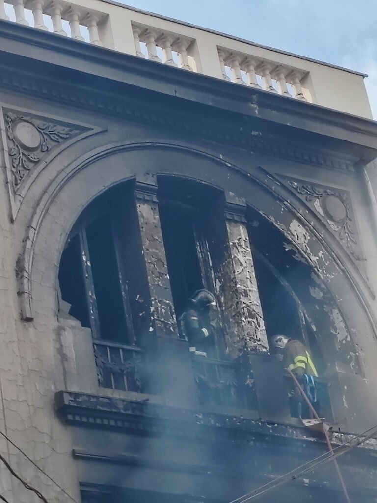 Casa patrimonial se incendió cerca de San Francisco