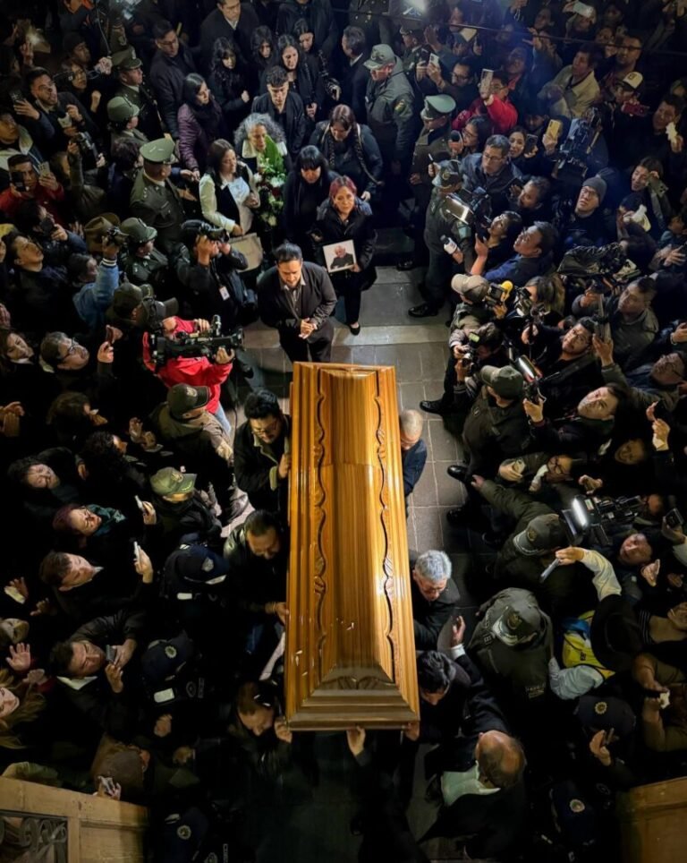 Este martes despiden al “Maestro y artista del humor” David Santalla