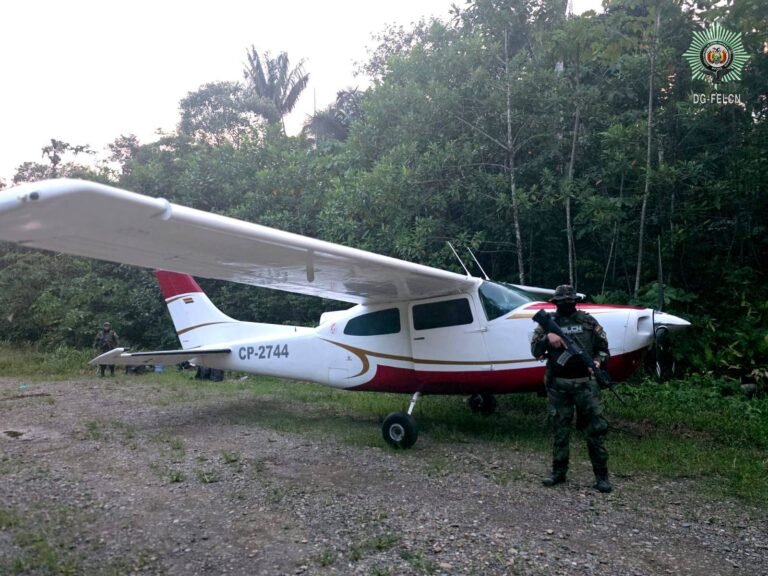 Hallan cocaína en cuatro de 5 avionetas en San Ramón de Beni