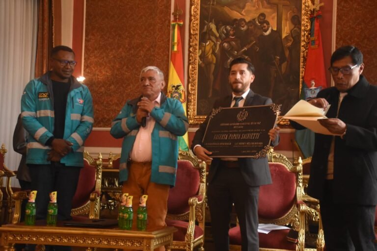 ORGULLO PACEÑO: Reconocen como Patrimonio a la gaseosa papaya Salvietti