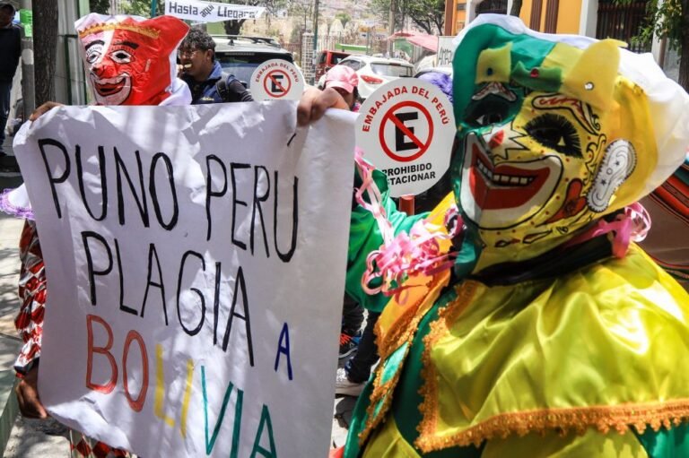 Los fantásticos Pepinos llenaron las calles y este lunes va el Jiska Anata