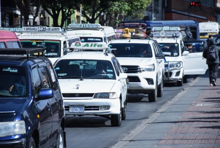 La Paz tendrá nuevas tarifas de taxis y radiotaxis que van por las nubes