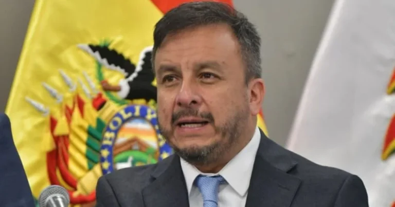 “Adenda de YPFB y Vitol podría resolver problema del combustible” interpelación no resolvió nada