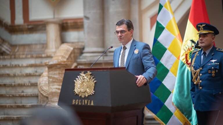 Liberan uso de tarjetas para compras en el exterior y pagos digitales