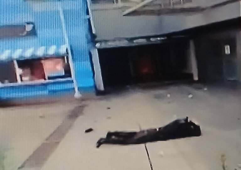 UE insta “a la calma y al diálogo” tras violencia en La Paz