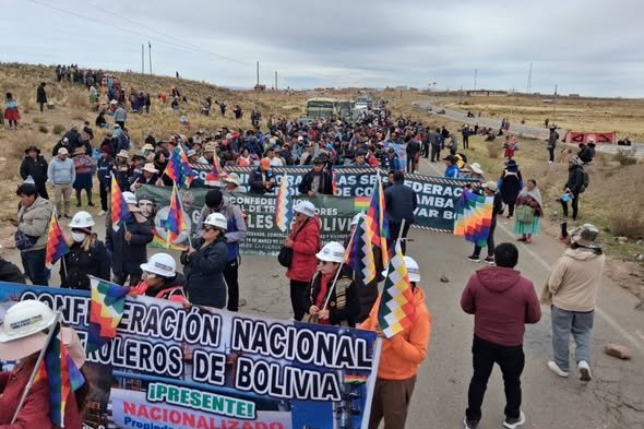 Oligarcas mal vestidos evistas vienen a desestabilizar y enfrentar a paceños