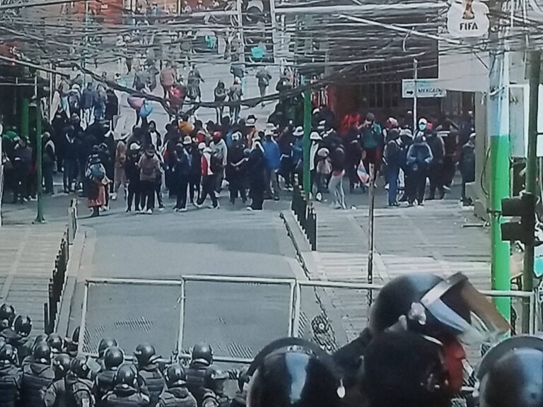 MARCHISTAS SE RETIRAN FRUSTRADOS