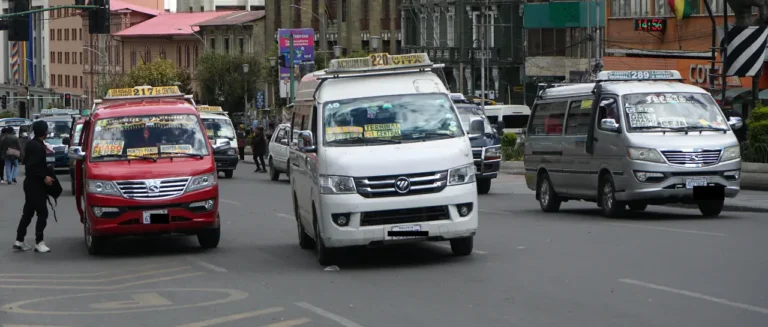 Choferes sindicalizados ahora dejan sin transporte a La Paz y El Alto