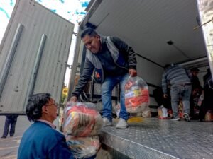 Reciben lote de alimentos para pacientes de La Paz y El Alto
