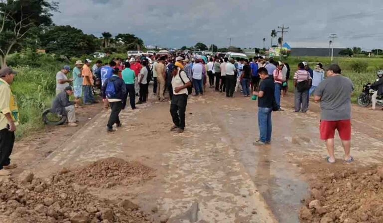 En San Julián siguen con el bloqueo perjudicial para los habitantes