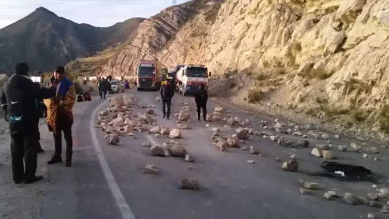 Por ayudar un avión cae en Sayari y no hay sobrevivientes