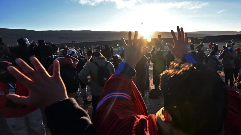 Bloqueos de campesinos hace fracasar Solsticio de Tiwanaku