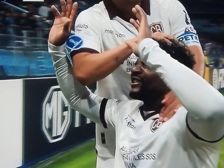PARTIDAZO: Bolívar eliminó a Gremio en su cancha