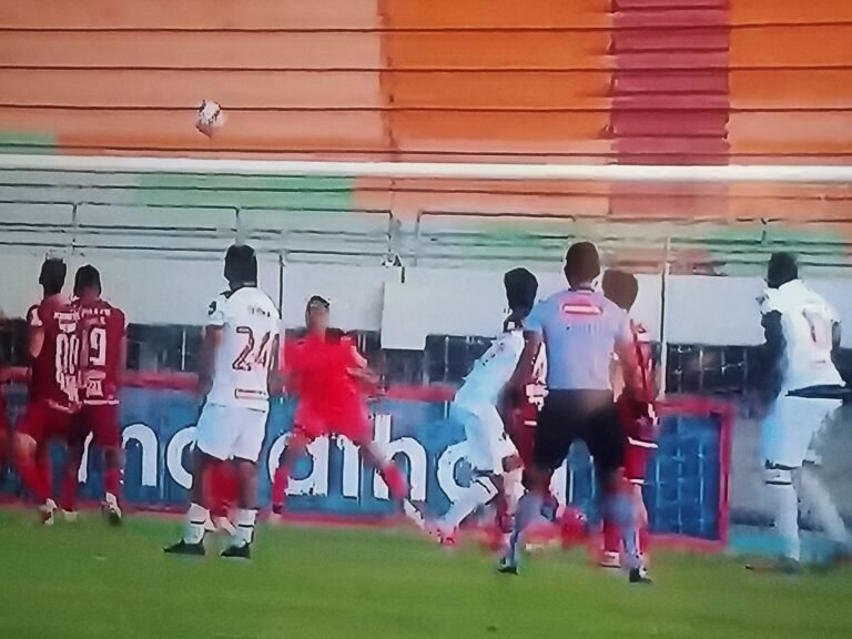 La “U” se aguantó con un empate