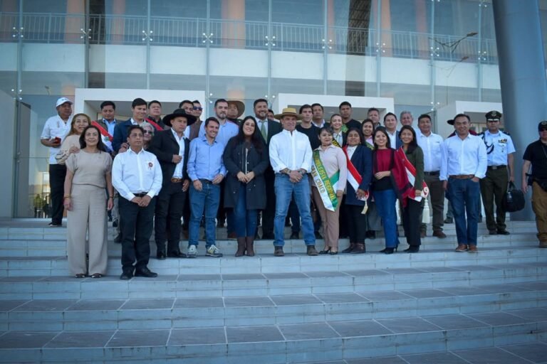 Tarija estrena moderna terminal de buses,