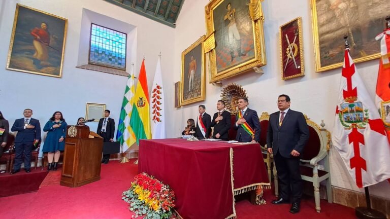 SOBRE PRECIO: Edmand Lara derrocha el dinero de bolivianos en almuerzo del 6 de agosto